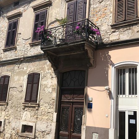 Sweet Suite With Free Private Parking Pula Exterior photo