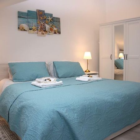 Sweet Suite With Free Private Parking Pula Exterior photo