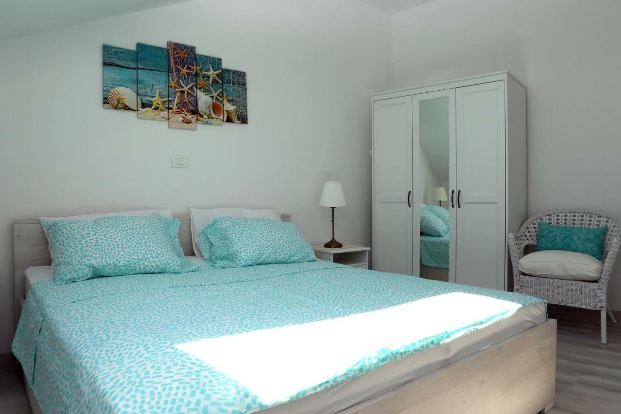 Sweet Suite With Free Private Parking Pula Exterior photo