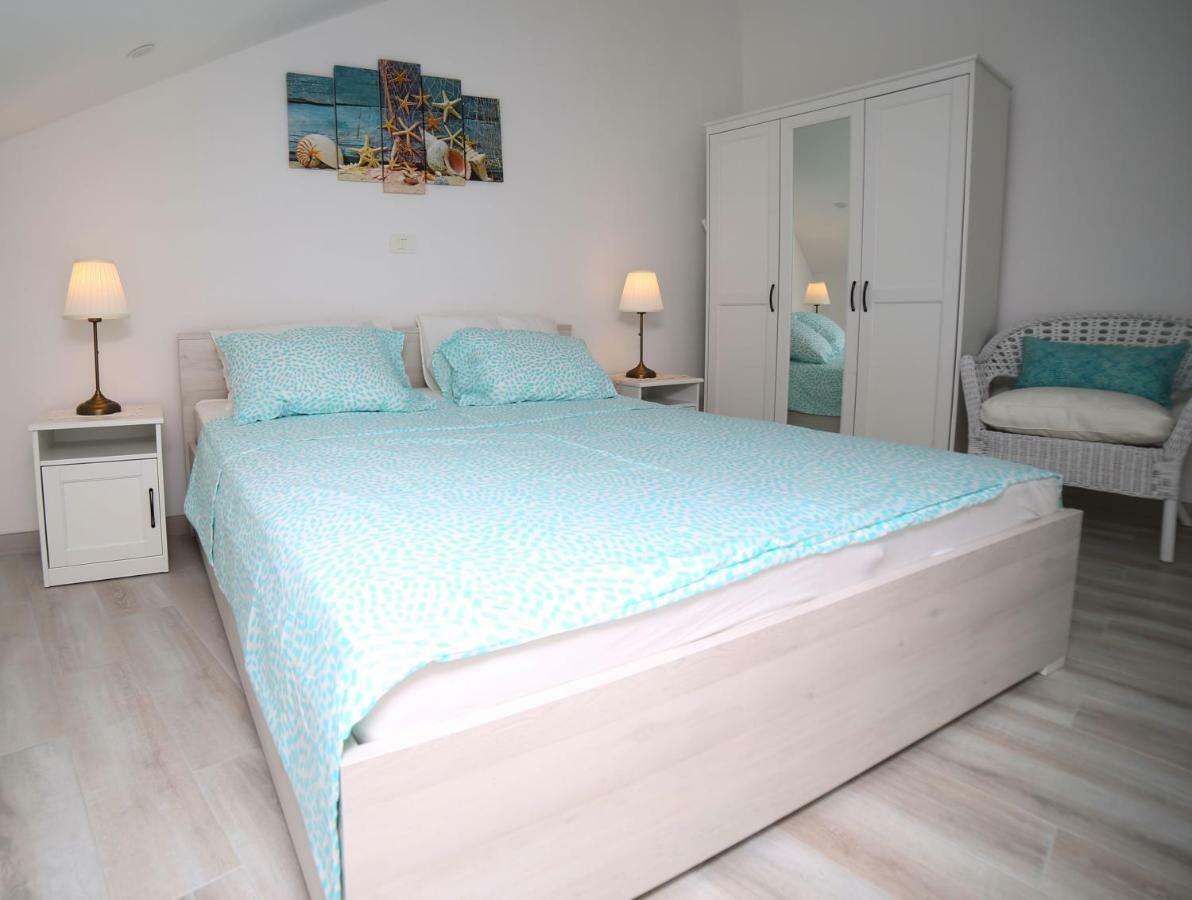 Sweet Suite With Free Private Parking Pula Exterior photo
