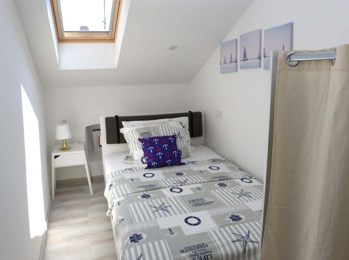 Sweet Suite With Free Private Parking Pula Exterior photo