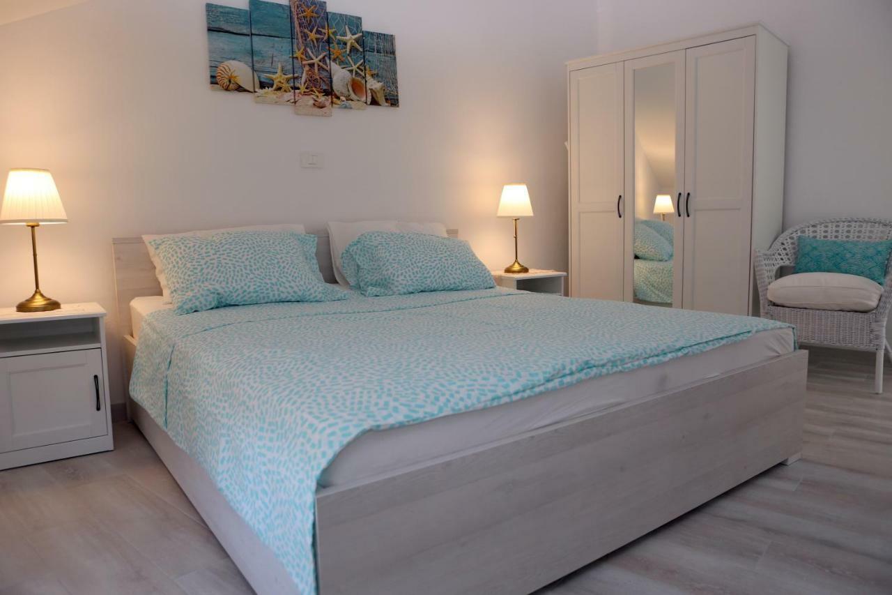 Sweet Suite With Free Private Parking Pula Exterior photo