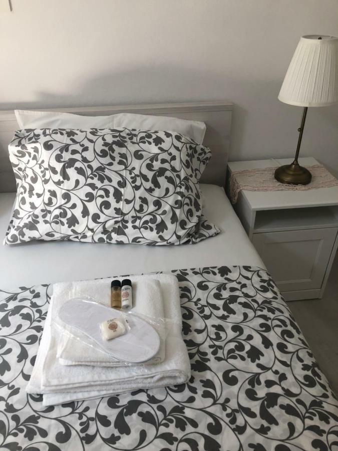 Sweet Suite With Free Private Parking Pula Exterior photo