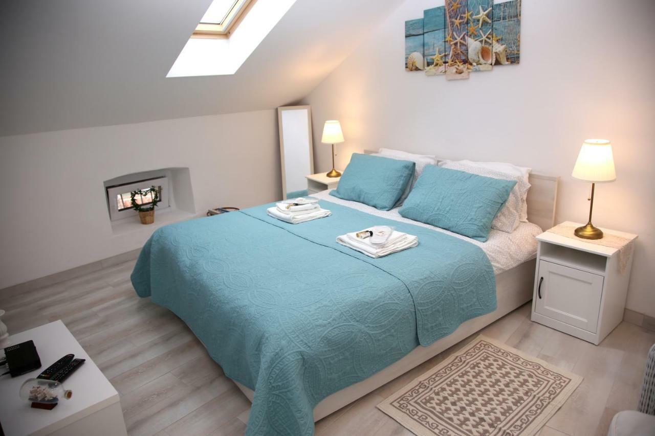 Sweet Suite With Free Private Parking Pula Exterior photo